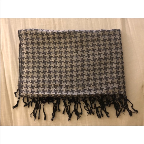 Patterned Scarf - Picture 2 of 2